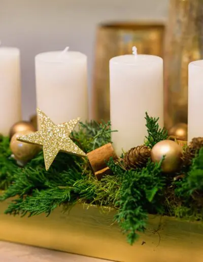Adventsgesteck 4Kerzen weiss