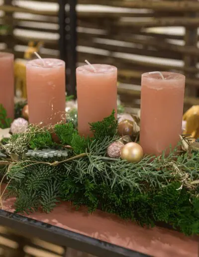 Adventsgesteck braun natürlich