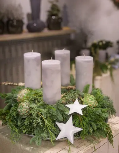 Adventskranz grau mit Sternen