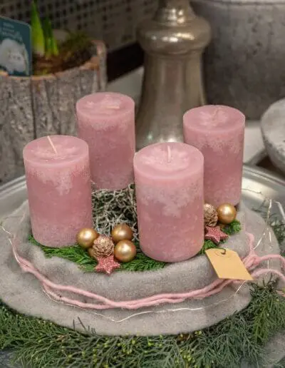 Adventskranz mit Filz in rosefarben