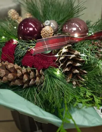 Strauß in dunkelrot für Weihnachten