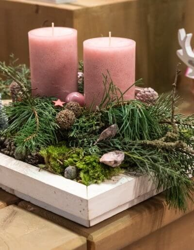 Adventsgesteck natürlich mit zwei Kerzen